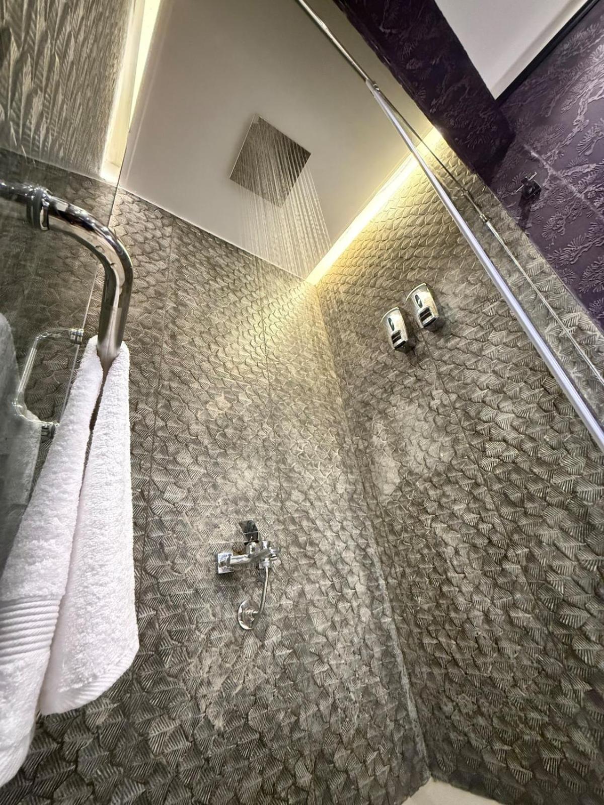 Modern 1-bedroom In Zamalek Visits Allowed - 8a *