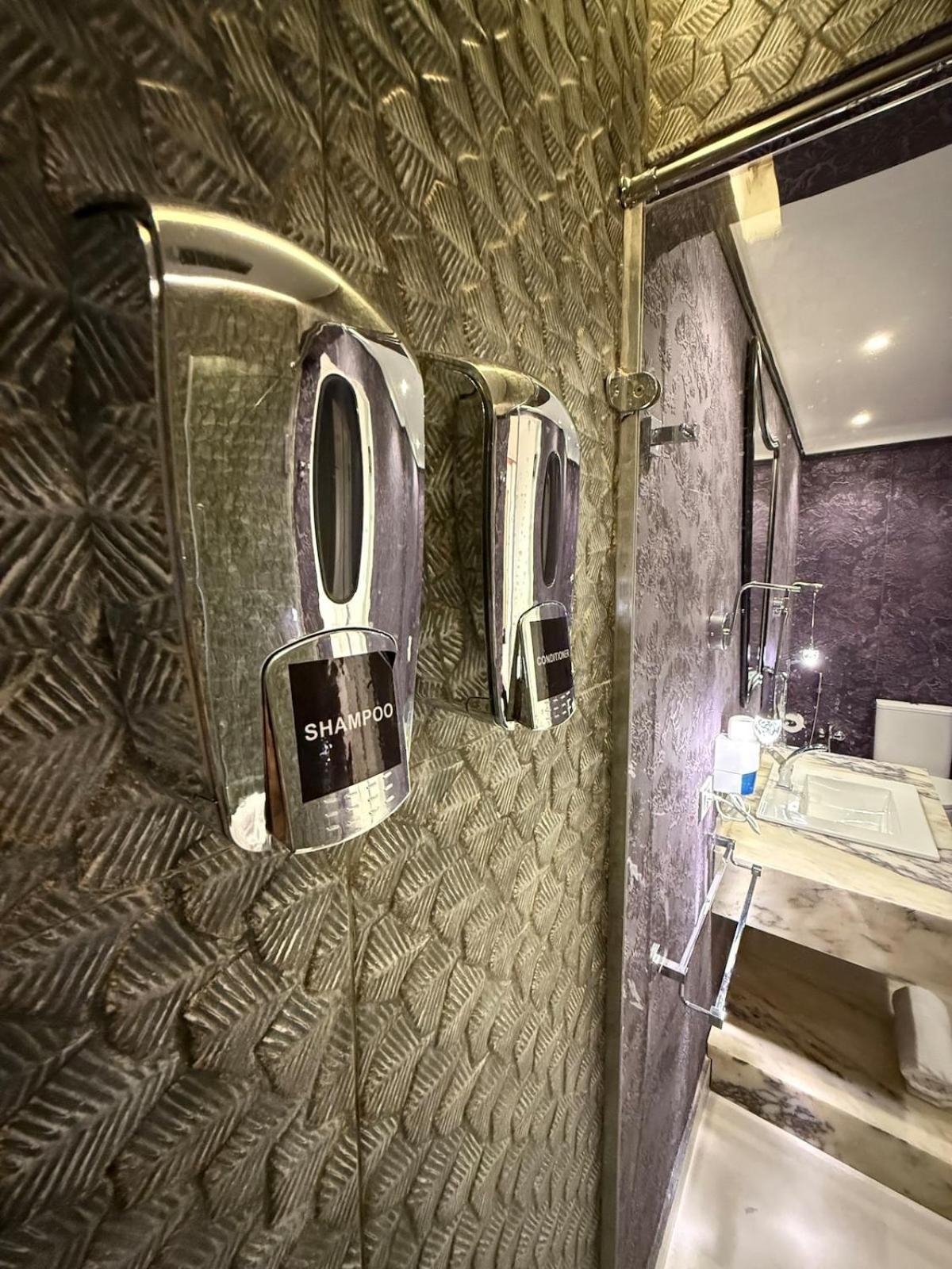 Modern 1-bedroom In Zamalek Visits Allowed - 8a * Cairo