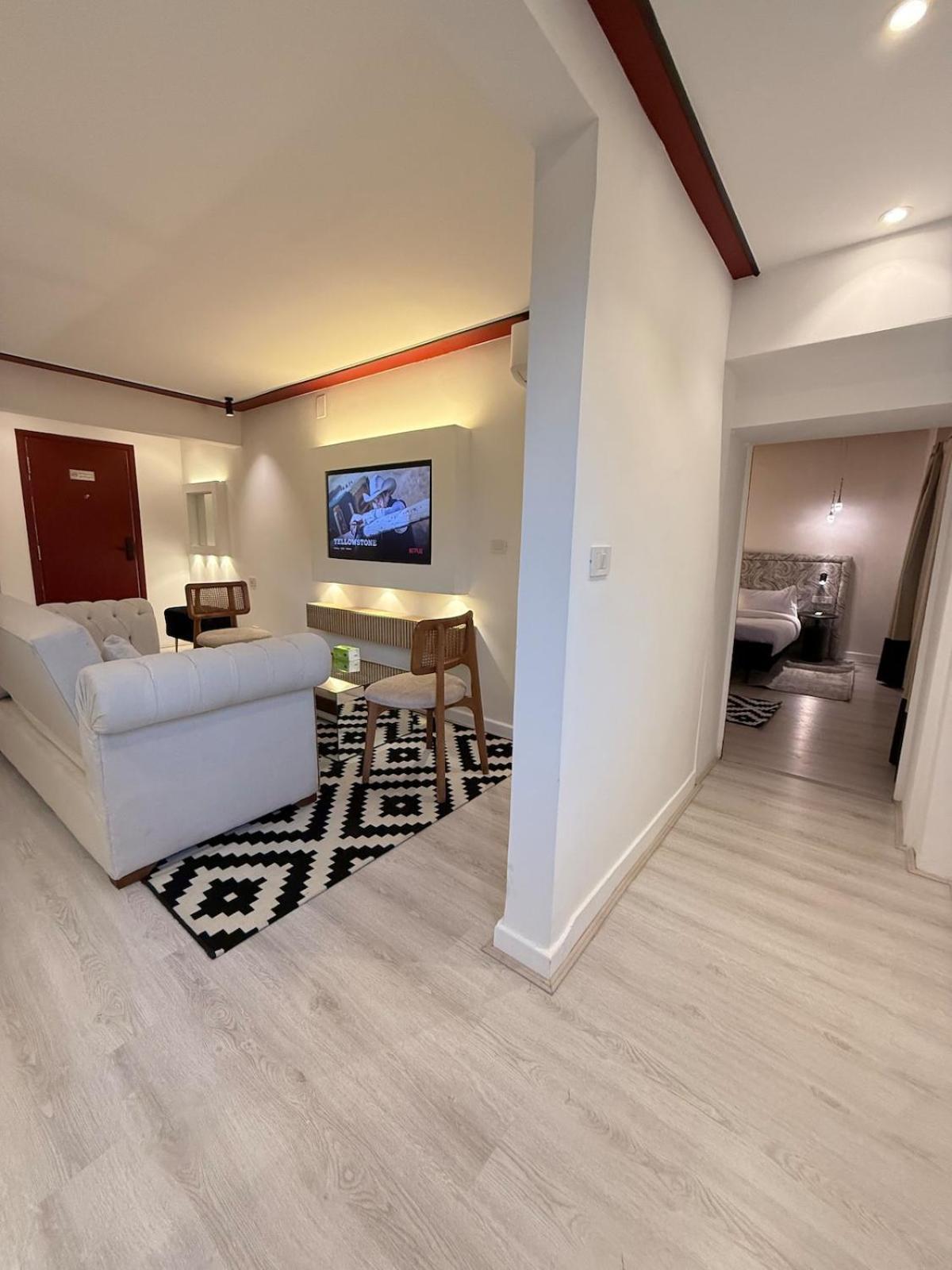 Apartment Modern 1-bedroom In Zamalek Visits Allowed - 8a *